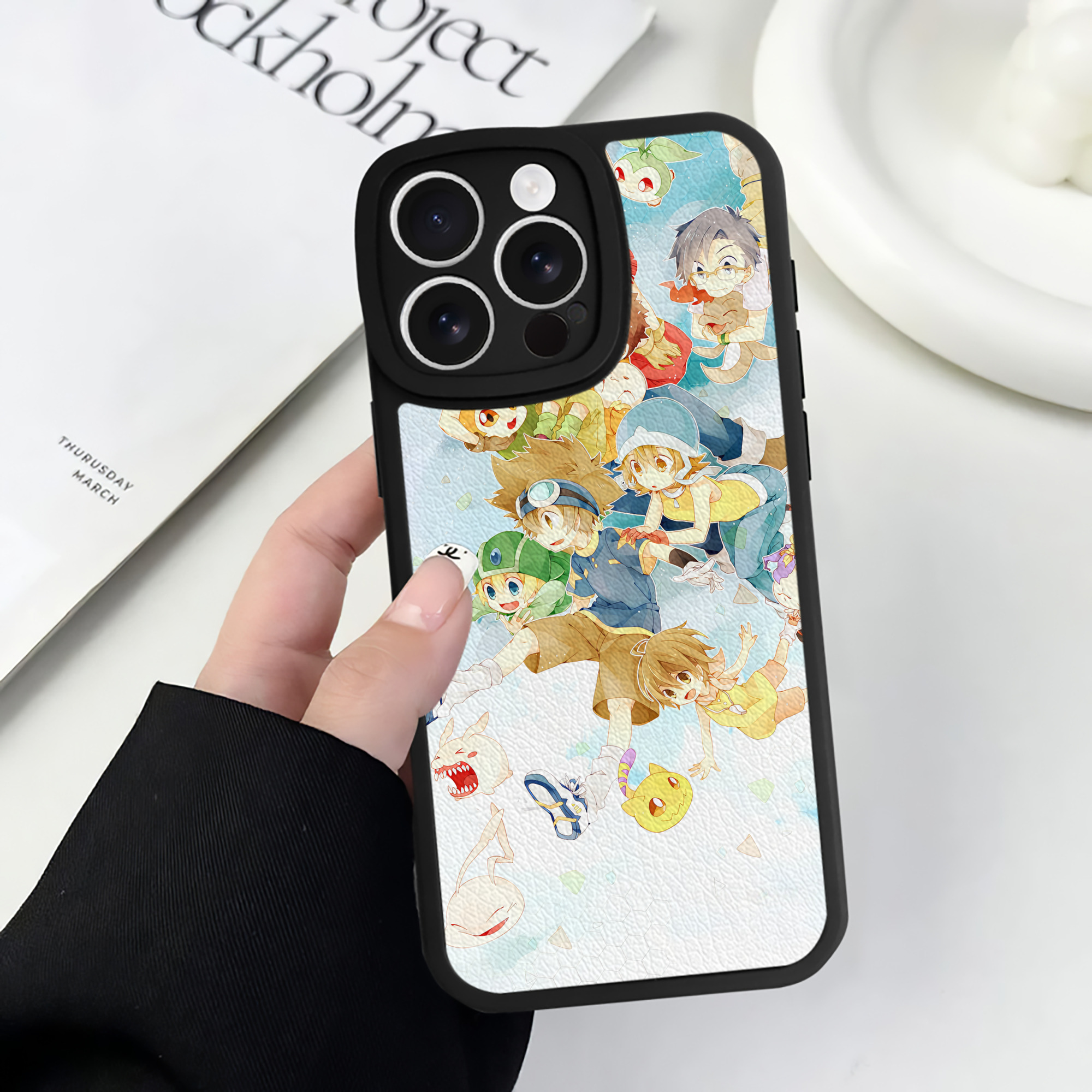 （画像用） Digimon デジタルモンスター/デジモン 【iPhone 16シリーズ対応】シリコンスマホケース（レザー調） 材質：シリコン